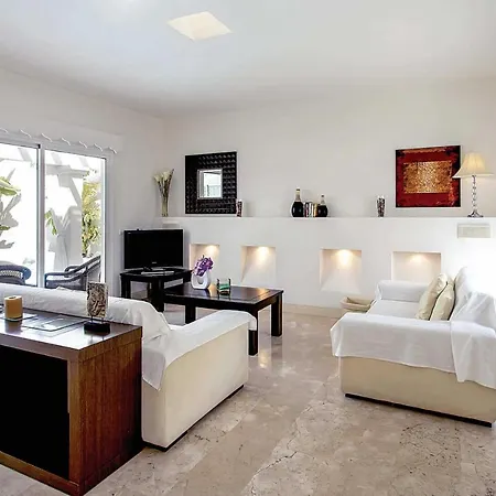 Sleeps 6 Air Con Wifi *